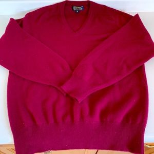 Brooks Brothers V-neck sweater. Size 40